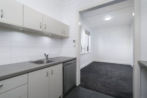 Photo of property in 53 Manor Place, Dunedin Central, Dunedin, 9016