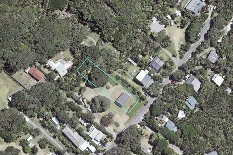 Photo of property in 118 Garden Road, Piha, New Lynn, 0772