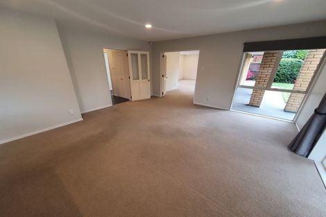 Photo of property in 28 Derenzy Place, Avonhead, Christchurch, 8042