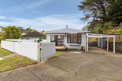 Photo of property in 64 Jillett Street, Titahi Bay, Porirua, 5022