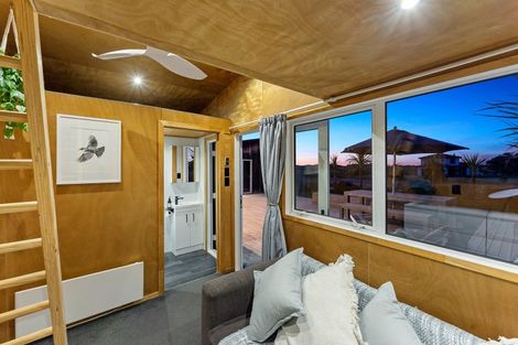 Photo of property in 47 Reay Mackay Grove, Waikawa Beach, Levin, 5573