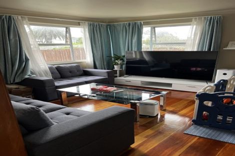 Photo of property in 41 Thornlow Street, Glendene, Auckland, 0602