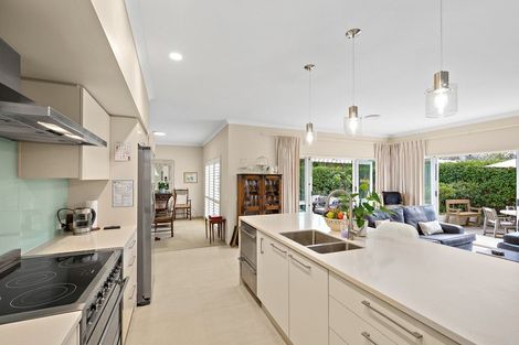 Photo of property in 18 Kensington Drive, Orewa, 0931