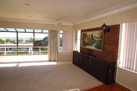 Photo of property in 6 Riverhills Avenue, Pakuranga Heights, Auckland, 2010