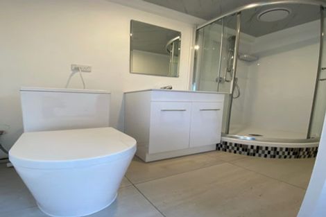 Photo of property in 58 Gladstone Road, Northcote, Auckland, 0627