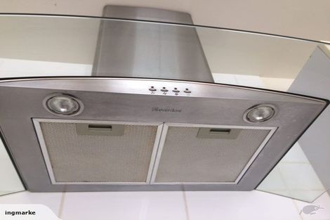 Photo of property in 8 Kopiko Way, Brooklyn, Wellington, 6021