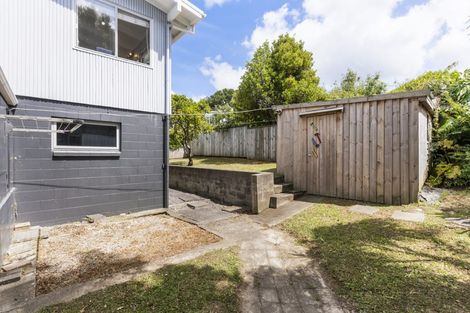 Photo of property in 2/29 Sealy Road, Torbay, Auckland, 0630