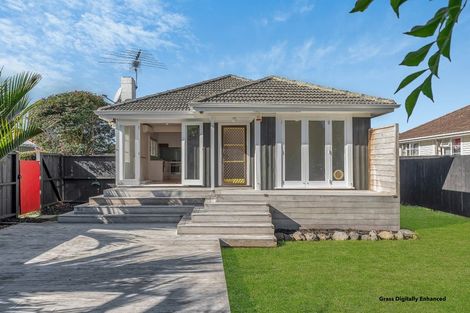 Photo of property in 210 Pilkington Road, Point England, Auckland, 1072