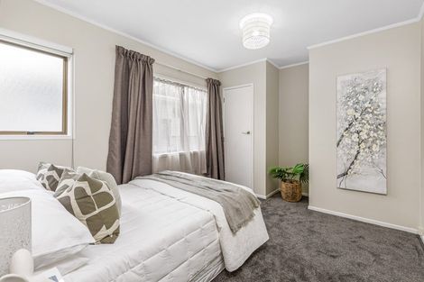 Photo of property in 14 Packham Place, Beach Haven, Auckland, 0626