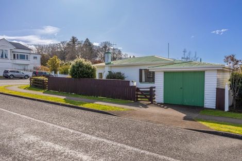 Photo of property in 16 Wallace Road, Waipukurau, 4200