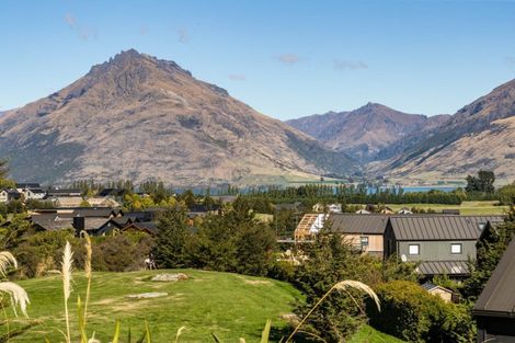 Photo of property in 8 Falconer Rise, Jacks Point, Queenstown, 9371