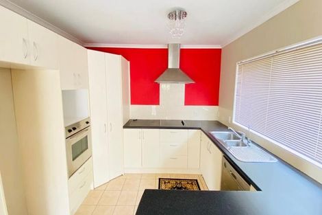 Photo of property in 12 Ali Place, Ranui, Auckland, 0612