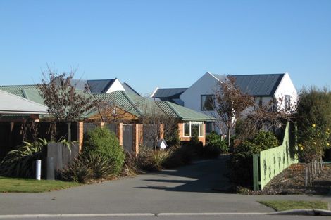 Photo of property in 72 Blue Gum Place, New Brighton, Christchurch, 8083