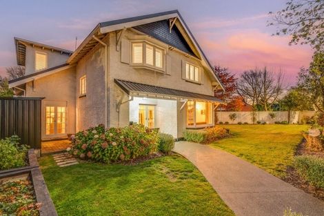 Photo of property in 24 Snowdon Road, Fendalton, Christchurch, 8052