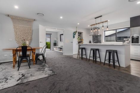 Photo of property in 14 Schooner Drive, Whitby, Porirua, 5024