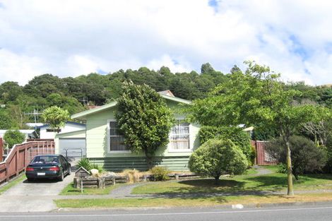 Photo of property in 60 Gemstone Drive, Birchville, Upper Hutt, 5018