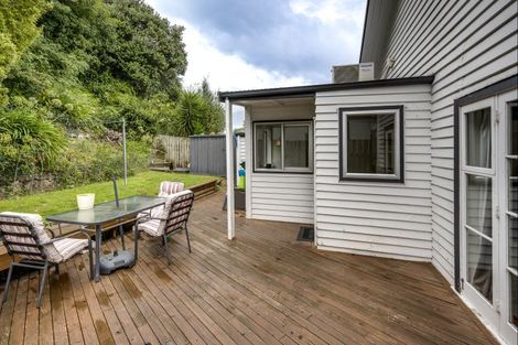 Photo of property in 9 Chaucer Road, Hospital Hill, Napier, 4110