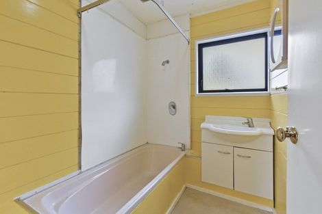 Photo of property in 2/77 Russell Road, Manurewa, Auckland, 2102