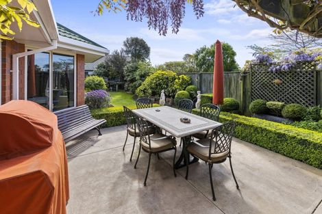 Photo of property in 36 Farnswood Place, Redwood, Christchurch, 8051