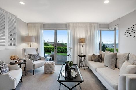 Photo of property in 113 Tauranga Place, Orewa, 0931