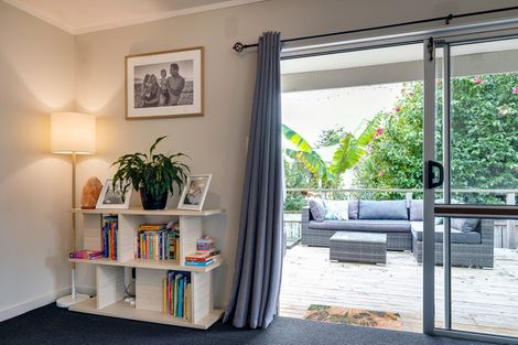 Photo of property in 3 Cross Street, Raglan, 3225