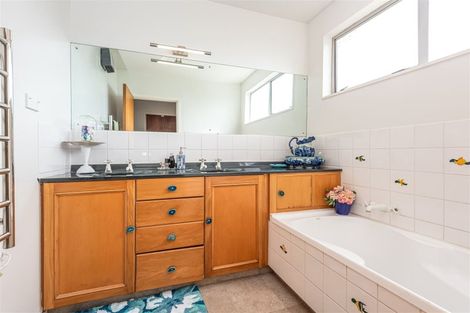 Photo of property in 6 Chilton Drive, Mairehau, Christchurch, 8052