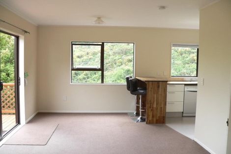Photo of property in 58 Collins Avenue, Tawa, Wellington, 5028