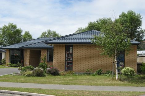 Photo of property in 70 Laing Crescent, Heathcote Valley, Christchurch, 8022