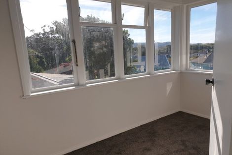 Photo of property in 5 Stevens Crescent, Ranui, Porirua, 5024