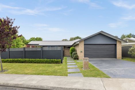 Photo of property in 17 Margaret Avenue, Havelock North, 4130