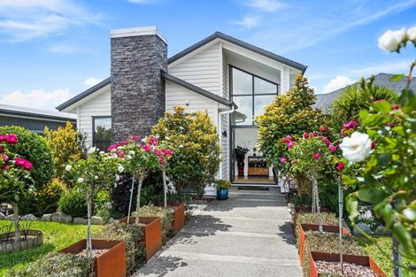Photo of property in 45 Pohutukawa Parade, Riverhead, 0820