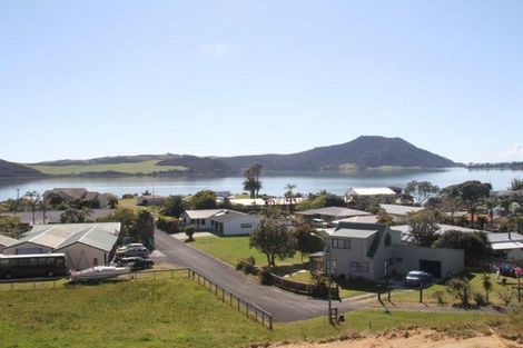 Photo of property in 8 Juniper Road, Sunnynook, Auckland, 0620