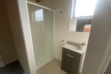 Photo of property in 1/8 Dee Place, Torbay, Auckland, 0630