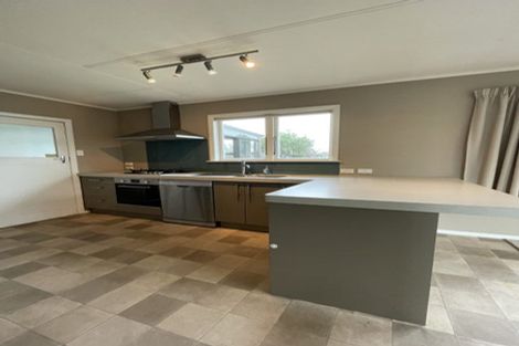 Photo of property in 38 Catlins Crescent, Milson, Palmerston North, 4414