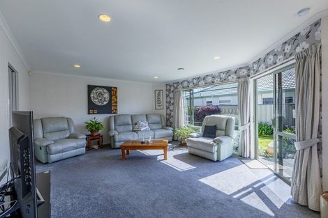 Photo of property in 12 Flemington Place, Taradale, Napier, 4112