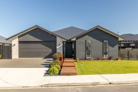 Photo of property in 13 Stackwood Avenue, Woodend, 7610