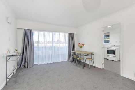 Photo of property in 2/13 Avenue Road, West End, Timaru, 7910