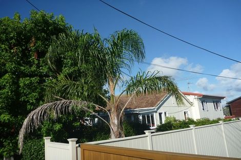 Photo of property in 1/75 Kowhai Road, Mairangi Bay, Auckland, 0630