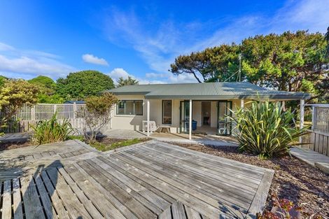 Photo of property in 283 Peka Peka Road, Peka Peka, Waikanae, 5391