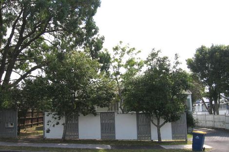 Photo of property in 3 Celina Place, Browns Bay, Auckland, 0630