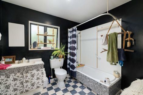 Photo of property in 27 Te Papau Crescent, Diamond Harbour, 8972