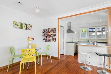 Photo of property in 68 Staveley Avenue, Mount Roskill, Auckland, 1041