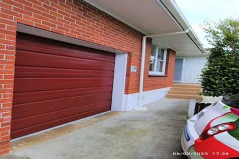 Photo of property in 34 Reeves Road, Pakuranga, Auckland, 2010