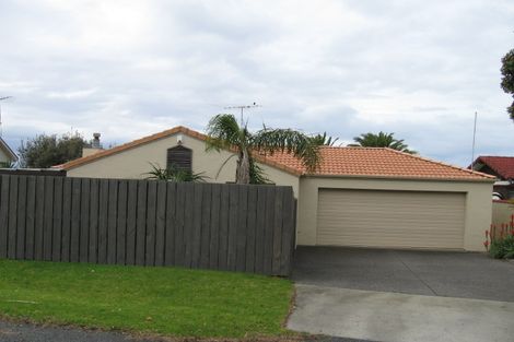 Photo of property in 12 St Anne Place, Omaha, 0986