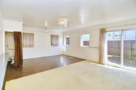 Photo of property in 55 Winters Road, Redwood, Christchurch, 8051