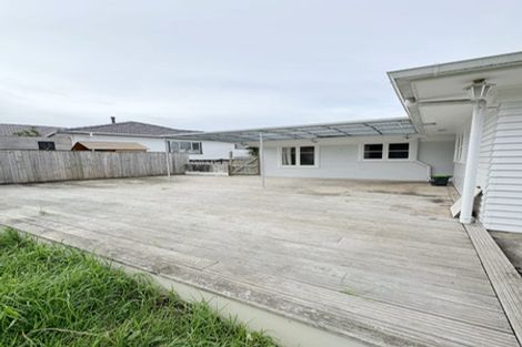 Photo of property in 42 Tiroroa Avenue, Te Atatu South, Auckland, 0610
