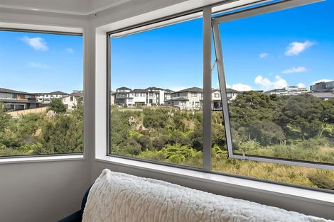 Photo of property in 25 Ballyboe Place, Pinehill, Auckland, 0632