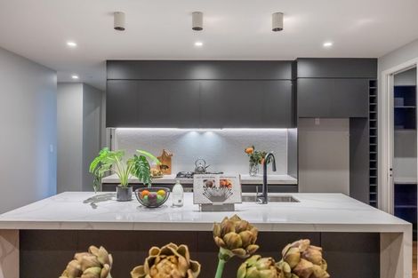 Photo of property in 15 Mcindoe Road, Kumeu, 0810