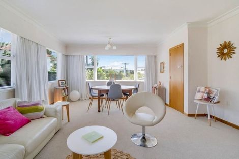 Photo of property in 5 Price Street, Westown, New Plymouth, 4310