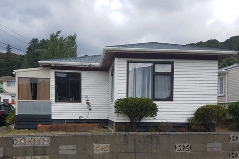 Photo of property in 3 Gardiner Grove, Wainuiomata, Lower Hutt, 5014
